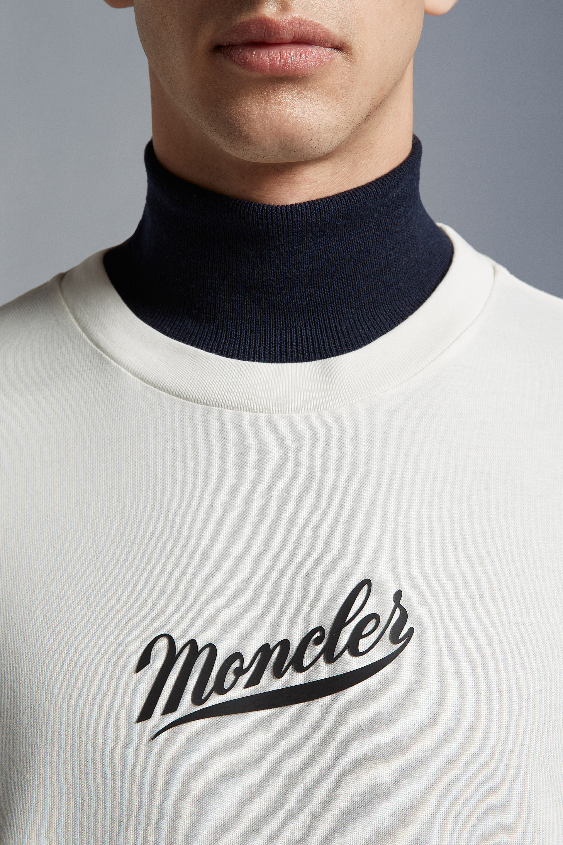 MONCLER2023春夏 レタリングロゴ入り クルーネック 長袖Tシャツ