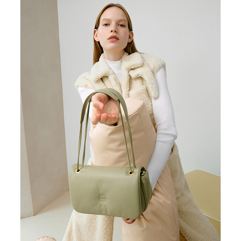 ★CARLYN★送料込★正規品★人気★ショルダーバッグ★Cloud Bag ☆CARLYN☆送料込☆正規品☆人気☆ショルダーバッグ☆Cloud Bag