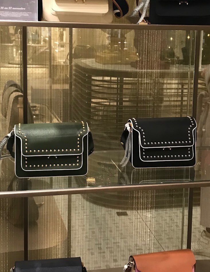 【関税込/国内発】▽Marni スタッズ装飾 レザーショルダーバッグ