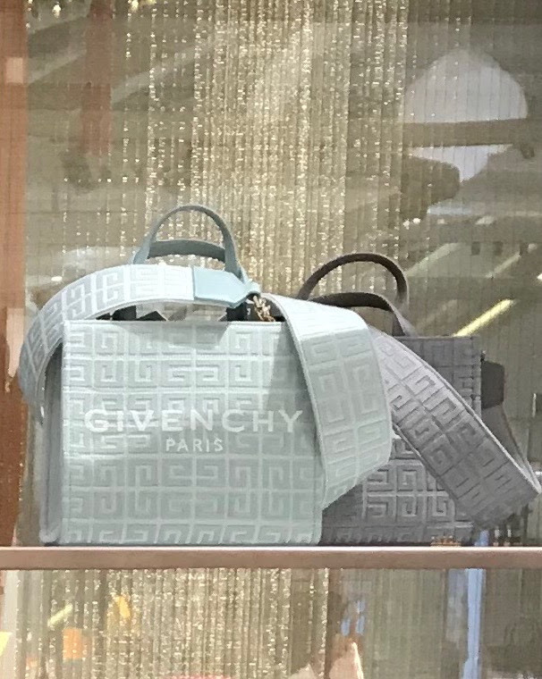 【関税込/国内発】♥♥GIVENCHY モノグラム バッグ