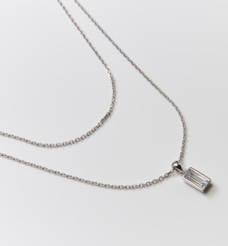 ★韓国発★韓国アイドル着用★baguette layered necklace 2色 ☆韓国発☆韓国アイドル着用☆baguette layered necklace 2色