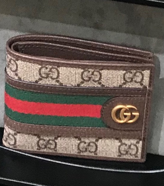 【関税込/国内発】GUCCI ストライプモノグラム折りたたみ財布