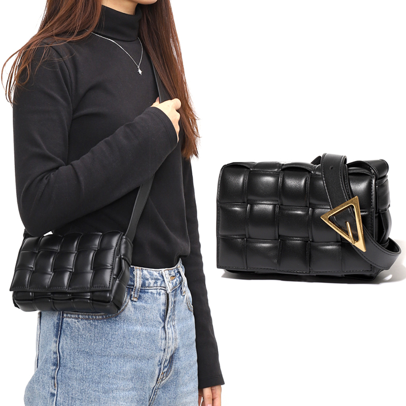 関税負担なしBOTTEGA VENETA スモール パデッド カセット