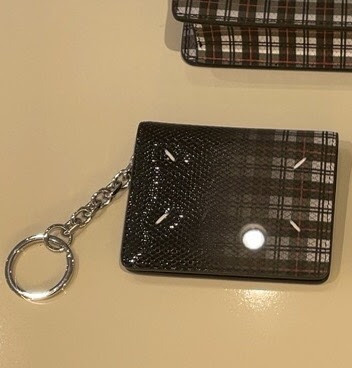 【すぐ届く】＜Maison Margiela チェックキーケースギフト包装可