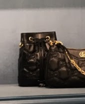 【関税込/国内発】GUCCI エンボスモノグラム 巾着ショルダー