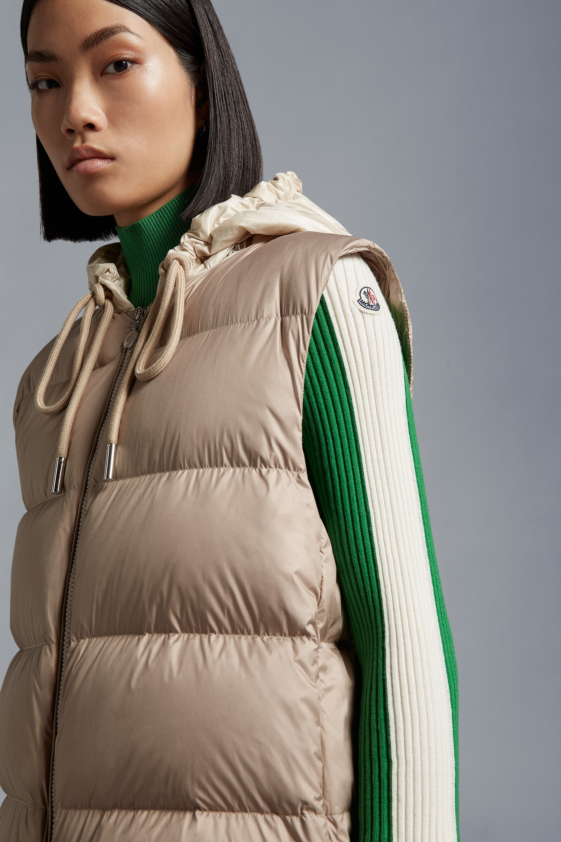 MONCLER2023春夏新作 フード付き 2WAYダウンジャケット DRONIERS MONCLER2023春夏新作 フード付き 2WAYダウンジャケット DRONIERS