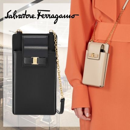 SALVATORE FERRAGAMO GOLD LOGO iPhone 14 Plus Case Cover