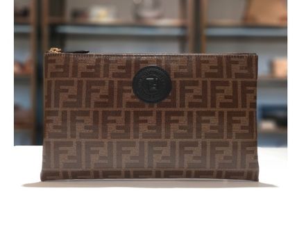 FENDI(フェンディ) クラッチバッグ(レディース) - 海外通販のBUYMA