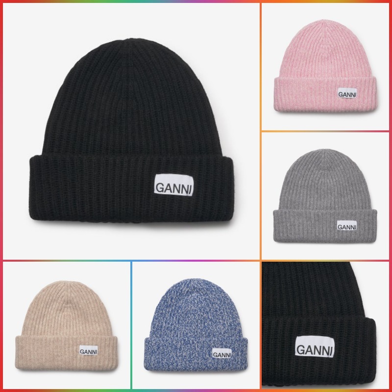 【GANNI】A4429 LOGO PATCH RIBBED BEANIE