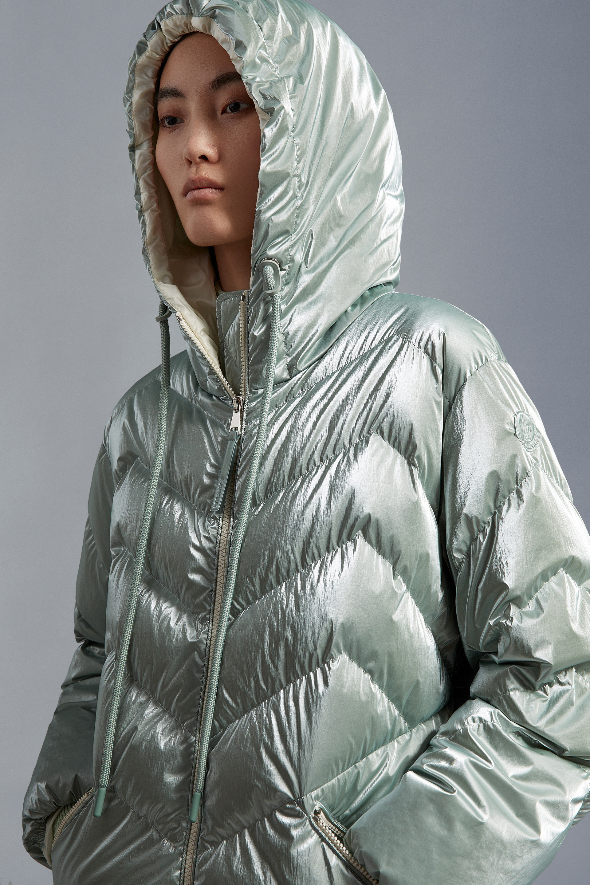 MONCLER2023春夏新作 フード付きライトダウンジャケット OETING MONCLER2023春夏新作 フード付きライトダウンジャケット OETING