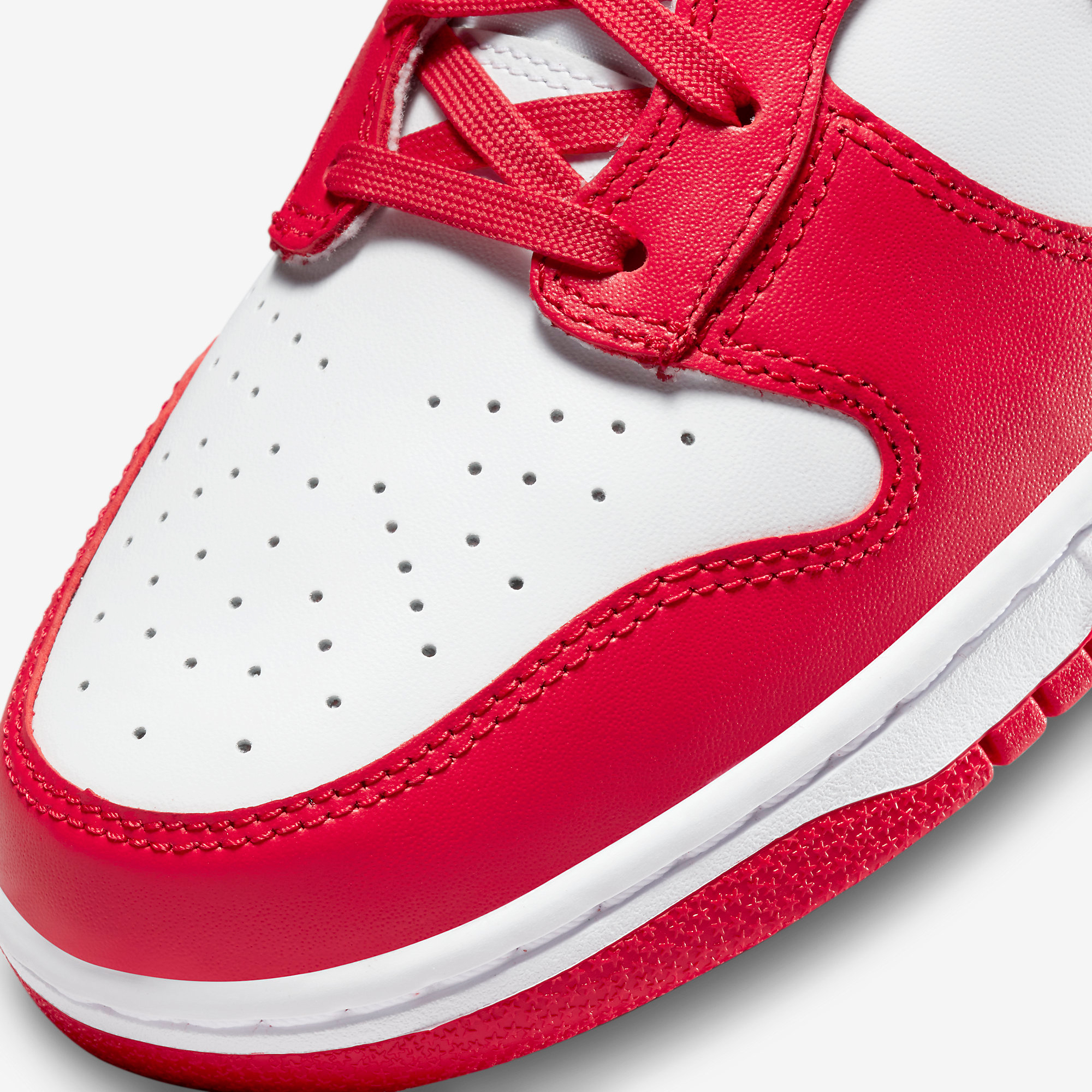 ★NIKE★大人気!!★DUNK HIGH ダンクハイ★伝統カラー★追跡可 ☆NIKE☆大人気!!☆DUNK HIGH ダンクハイ☆伝統カラー☆追跡可