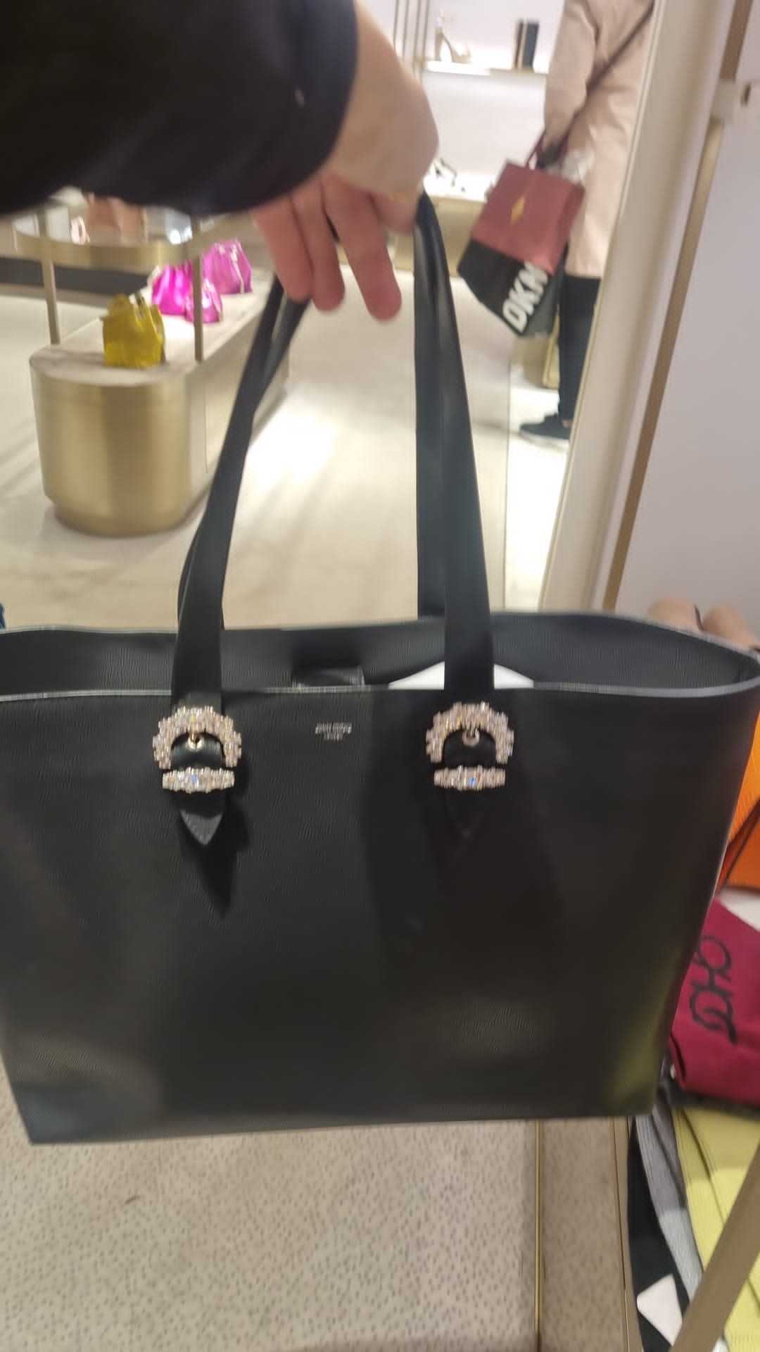 Jimmy★Choo(セールで日本未入荷)大人気CheriTote/Tan/Black Jimmy☆Choo(セールで日本未入荷)大人気CheriTote/Tan/Black