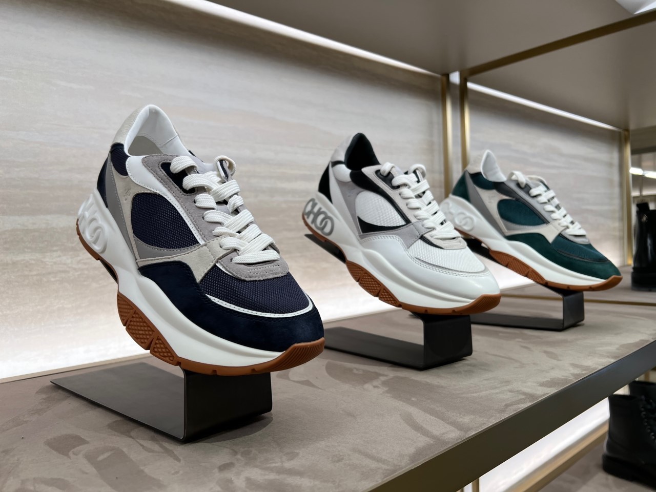 VIPセール! JIMMY CHOO \"CHOO\" ロゴ スニーカー 関税送料込
