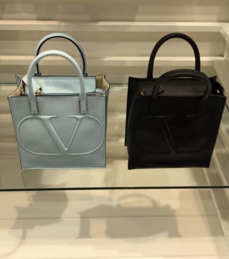 ヴァレンティノ☆Vロゴ WALK カーフスキン ショッピングバッグ VALENTINO】VロゴWALKカーフスキンスモールショッピングバッグ
