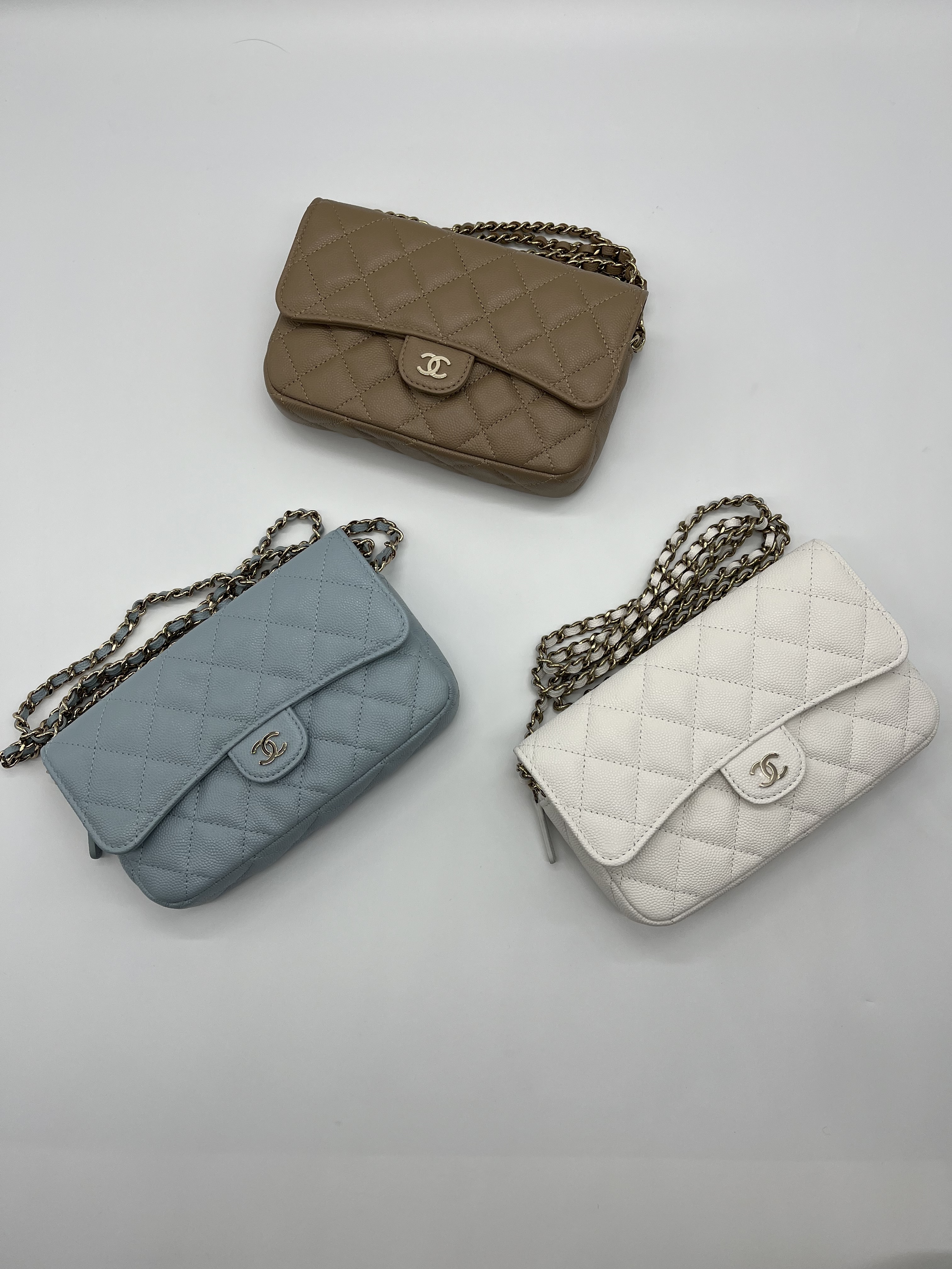 新作 国内配送 CHANEL フラップフォンケース シャネル ホワイト