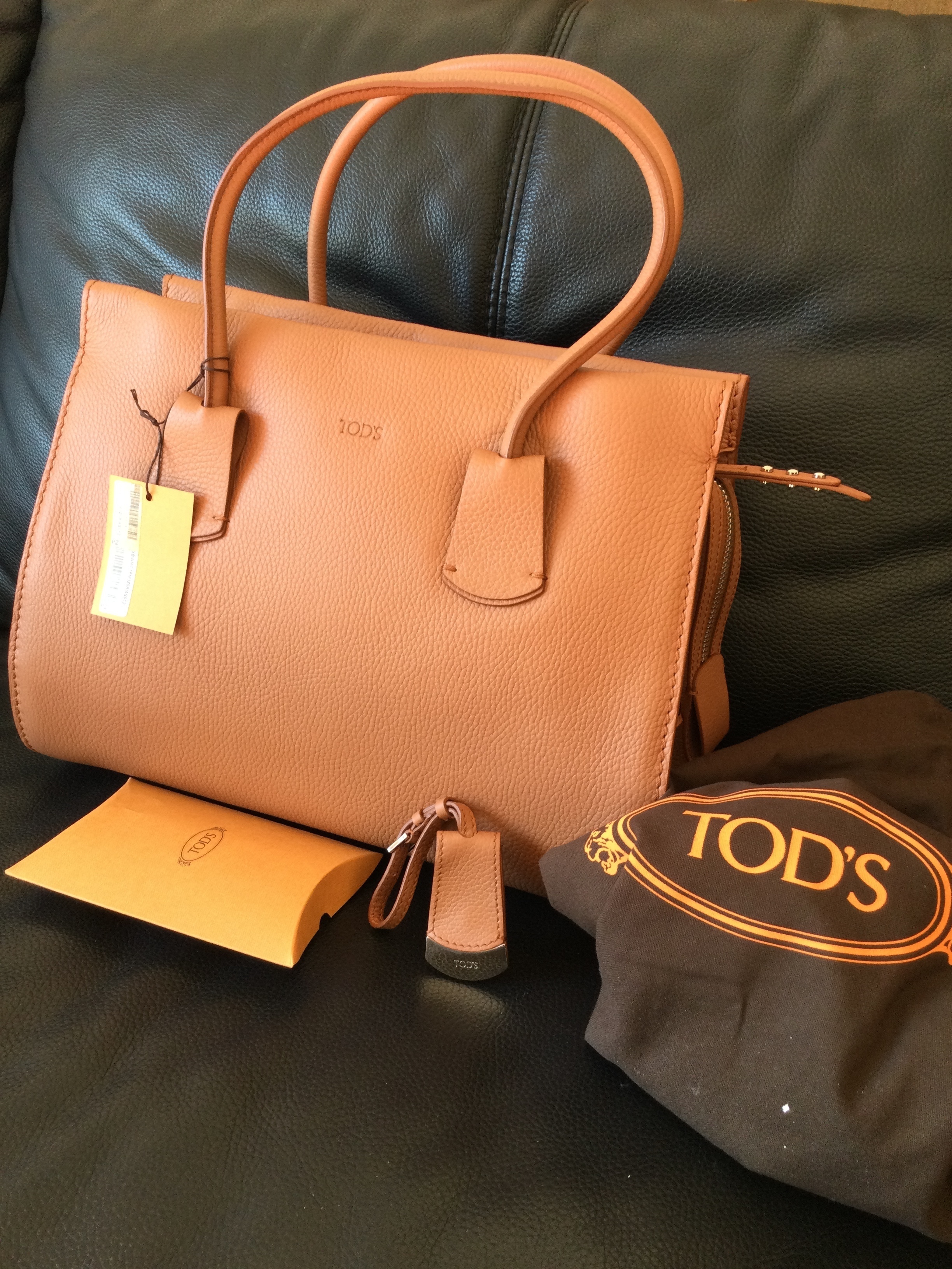 ♡手元に在庫あり♡TOD'S レザーハンドバッグ 2色