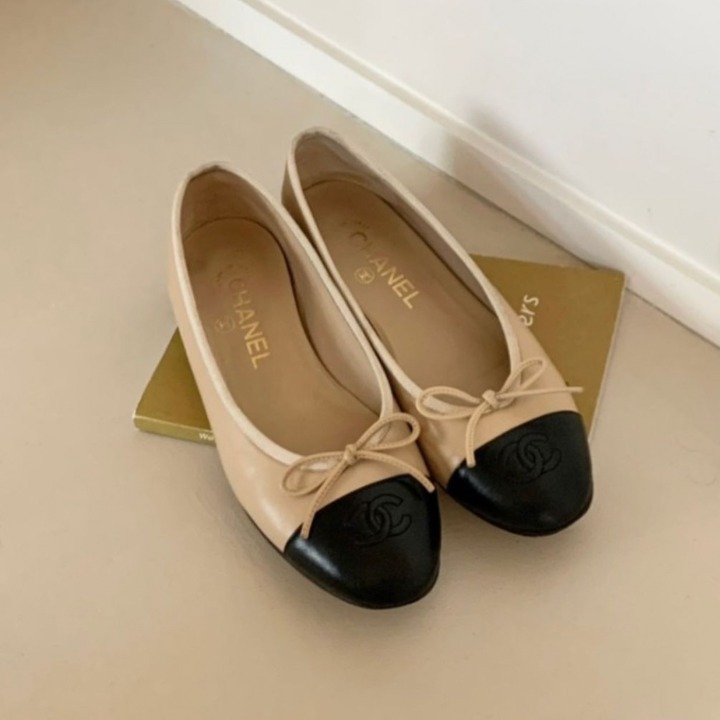 Shop CHANEL Ballet Shoes (G02819X01000CO204) by Anela6