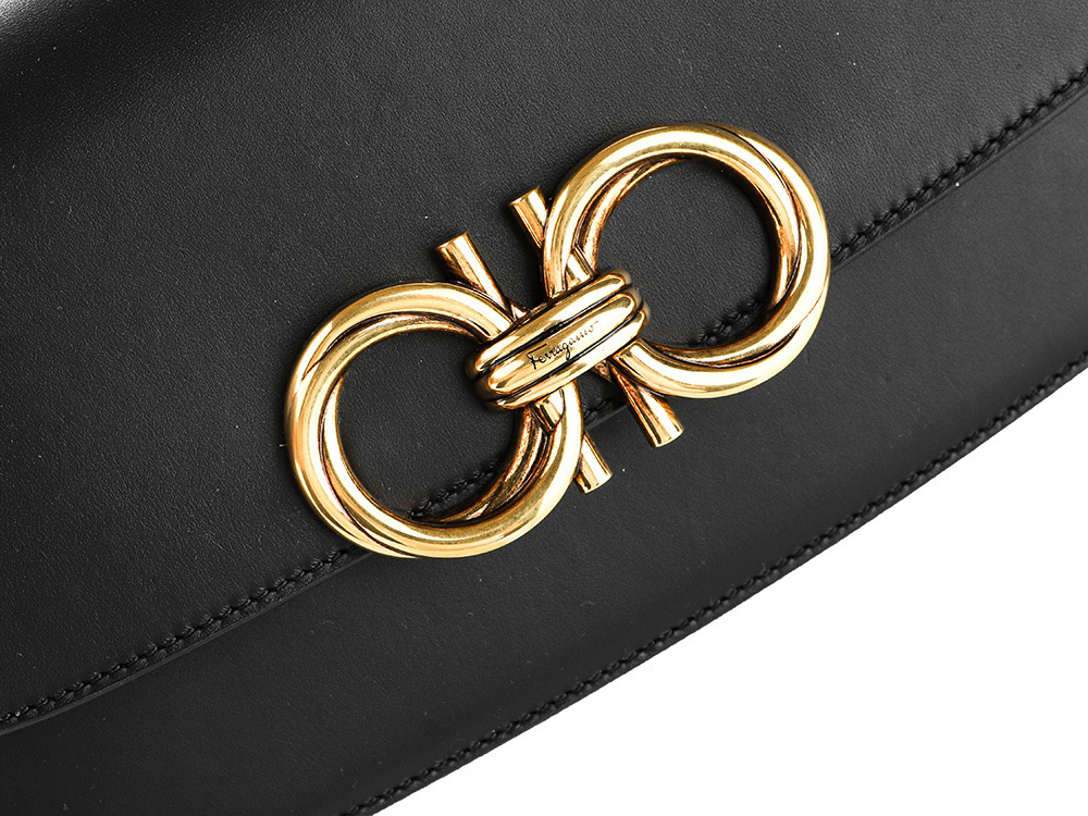 SALVATORE FERRAGAMO】TRAPEZIO SHOULDER BAG (FERRAGAMO