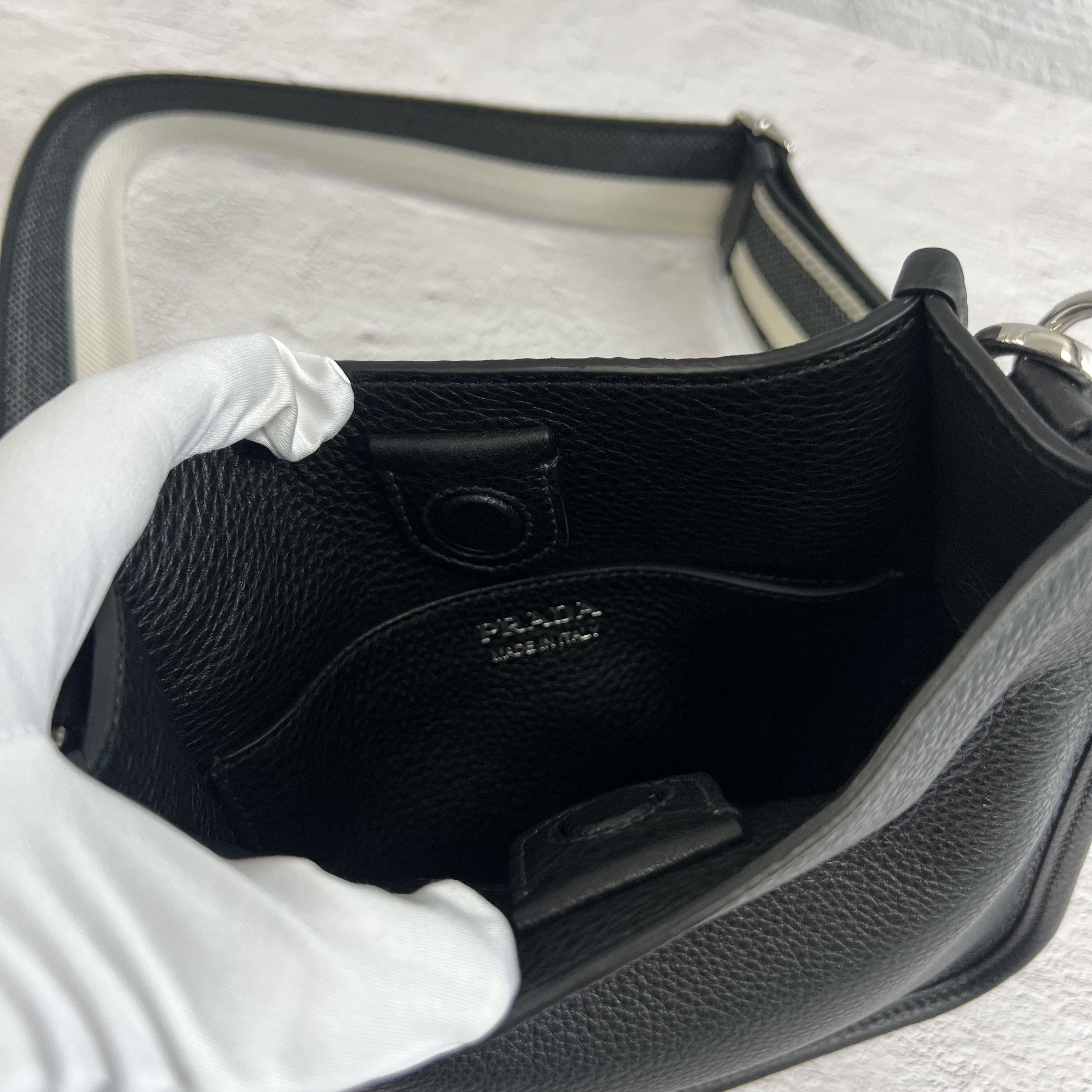 ☆送料・関税込☆PRADA☆レザー mini shoulder bag☆正規品