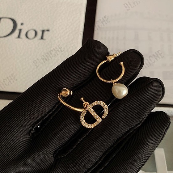 【上品でエレガント♪】DIOR レジンパール＆クリスタル ブローチ 上品でエレガント♪】DIOR レジンパール＆クリスタル ブローチ