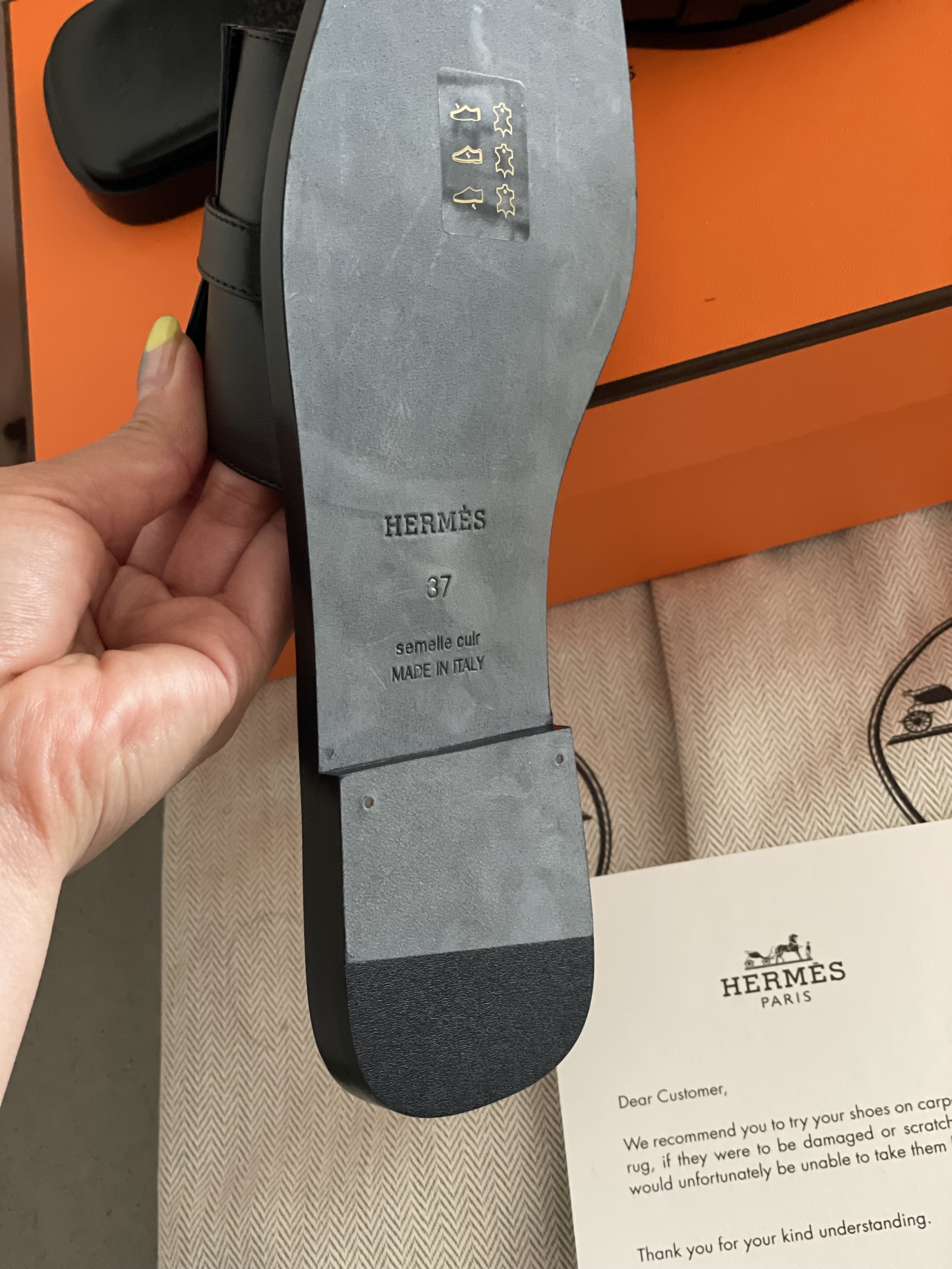話題】Hermes Giulia sandalケリーバックルサンダル (HERMES