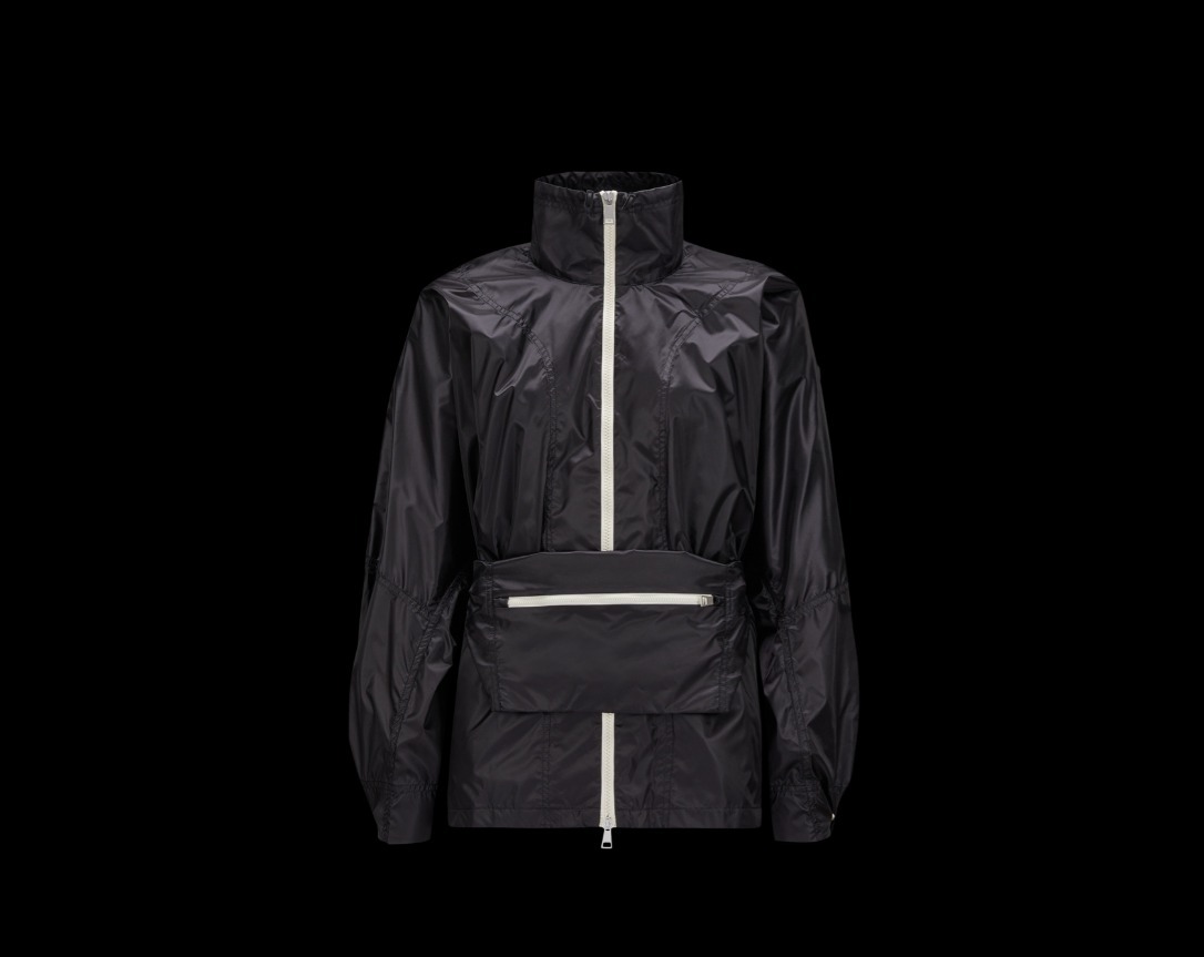 MONCLER 2023春夏新作 ロゴパッチ付き パッカブルブルゾン MOY