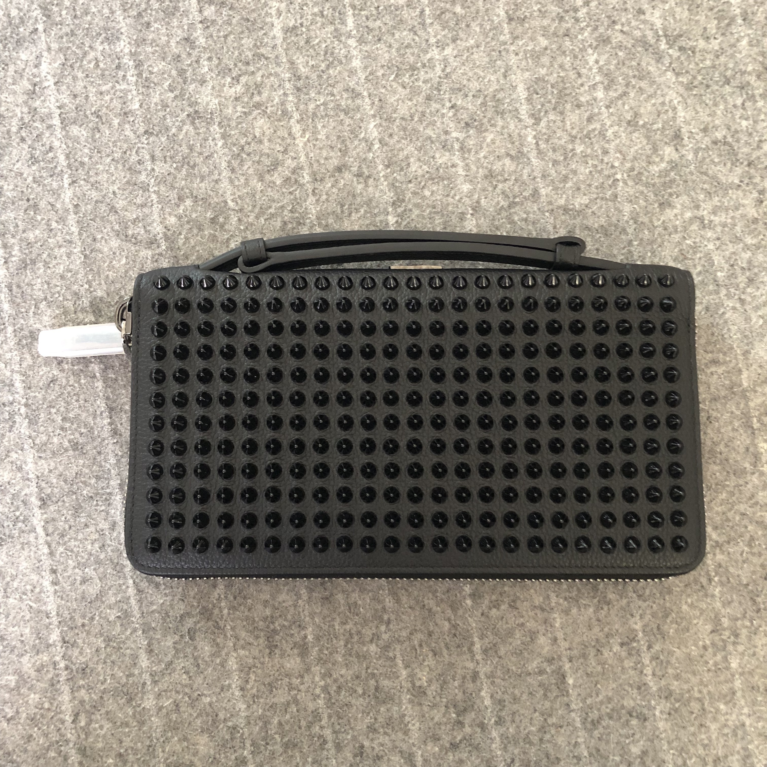 【国内発】新作 [2-5日着] C.Louboutin Panettone Wallet Xl