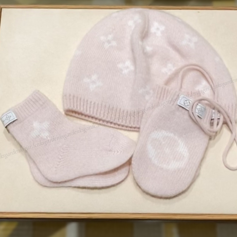 出産祝に♪LV★セット ネサンス 帽子靴下ミトン3点セット★即納