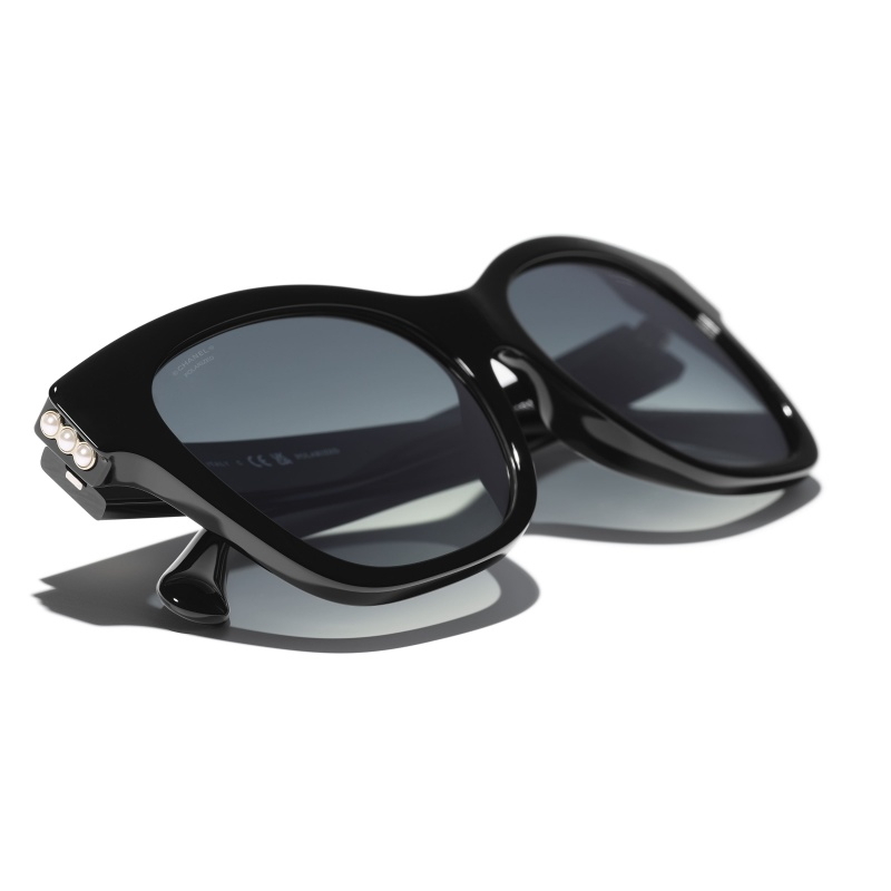 New! CHANEL 5482H ロゴ サングラス 関税込 New♡CHANEL 5482H CCロゴパールサングラス 【関税込】 (CHANEL