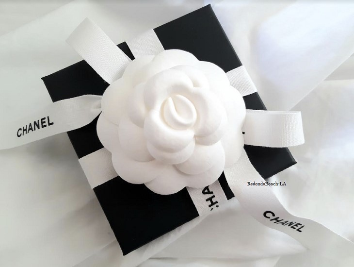 【特別な日に極上の輝きを】CHANEL★ブローチ★煌めくCCマーク 特別な日に極上の輝きを】CHANEL☆ブローチ☆煌めくCCマーク