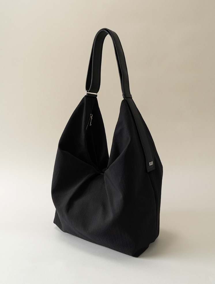 [KINDERSALMON]★韓国人気★Mia Oversized Bag ショルダー Mia Oversized Bag Black - KINDERSALMON