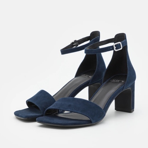 “VAGABOND” LUISA アンクルストラップレザーサンダル Black