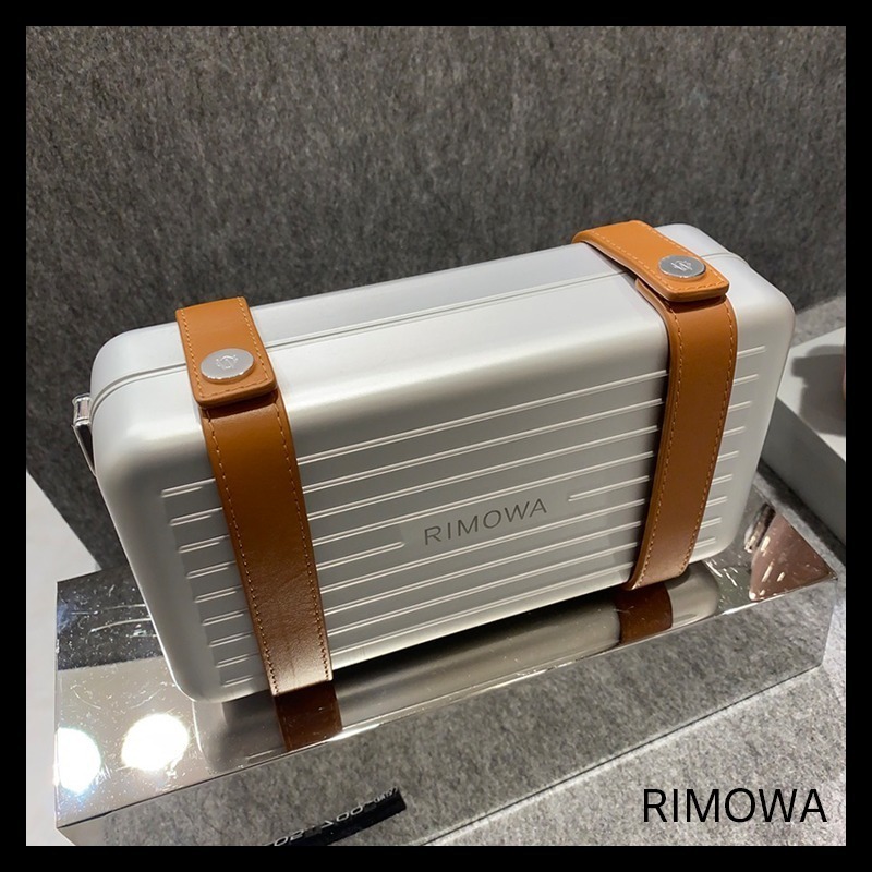 【すぐ届く】RIMOWA アルミニウム クロス ボディバッグ