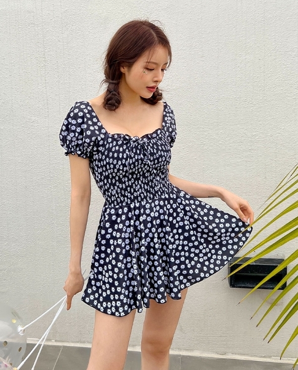 ★水着 韓国★かわいいデイジーパターンワンピース水着