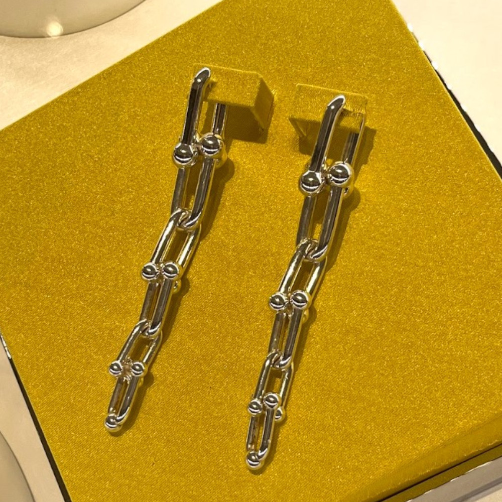 耳元エレガント♡【Tiffany & Co】 Graduated リンクピアス