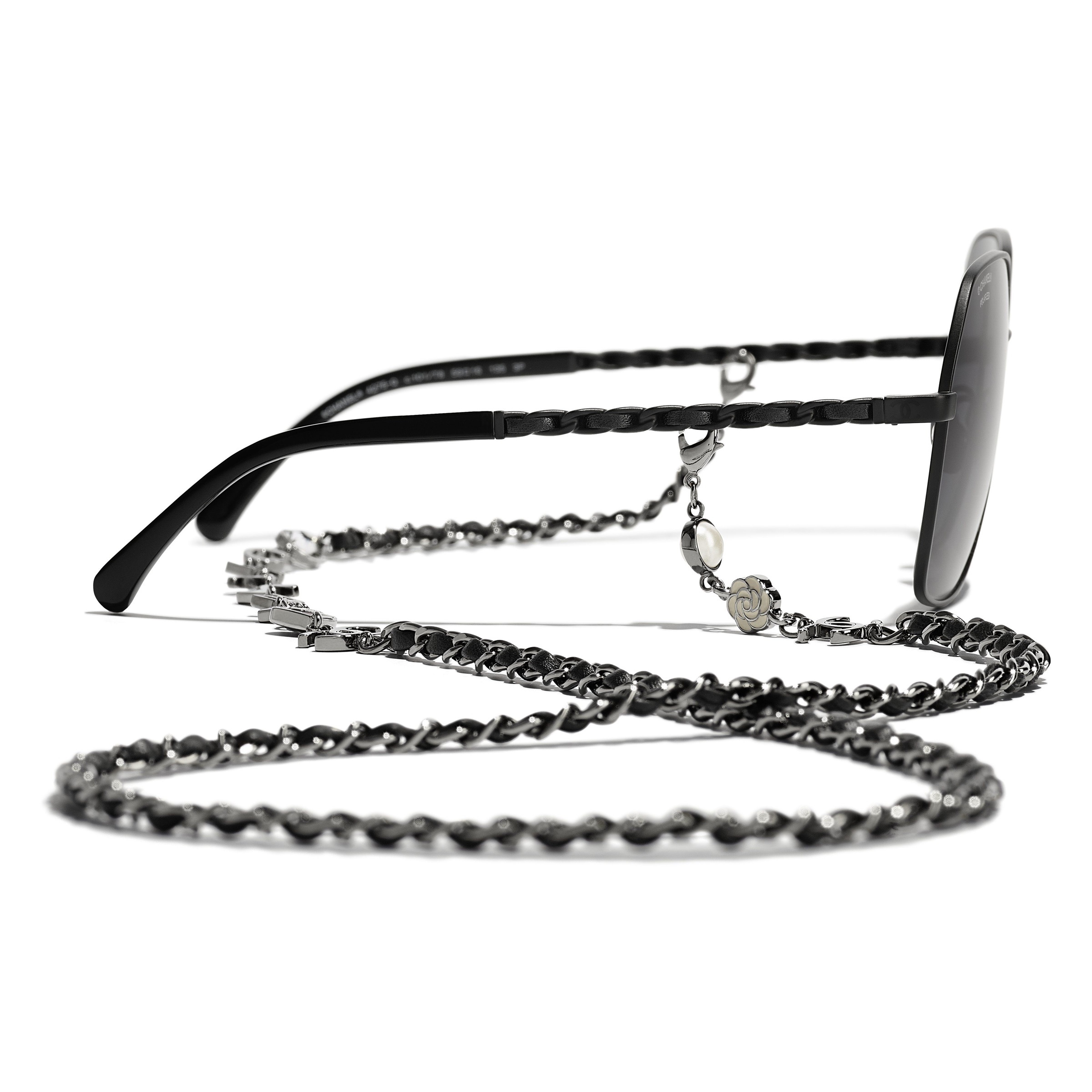 New! CHANEL 4275Q ロゴ チャームチェーン サングラス 関税込 New! CHANEL 4275Q ロゴ チャームチェーン サングラス 関税込