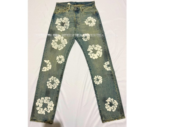 セレブ愛用【Denim Tears x Levi's】大人気プリントデニムパンツ セレブ愛用【Denim Tears x Levi's】大人気プリントデニムパンツ
