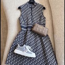 大人気ワンピース【Dior】ショート丈ワンピース　オブリーク