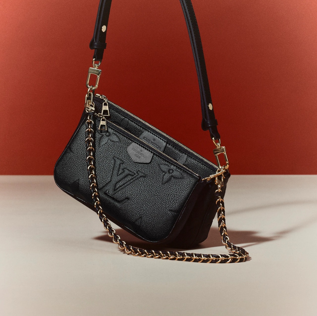 Louis Vuitton バッグ《Accessoires》ブラック レザー 直営店