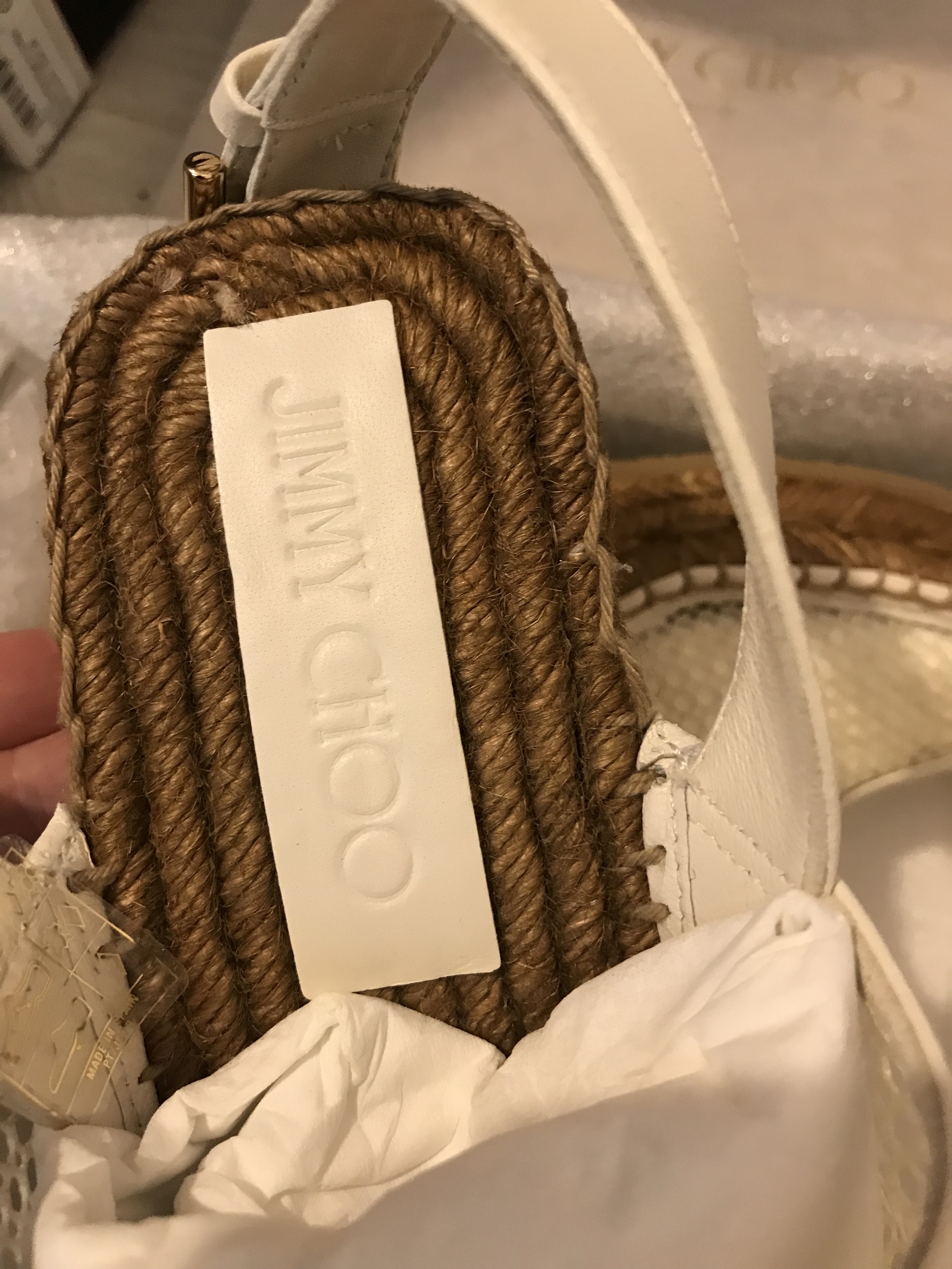 Jimmy★Choo(セールで送料+関税込み)完売前にDAKORI110ラテ Jimmy☆Choo(セールで破格)春夏に最適DAKORI110/Latte/Logo 靴