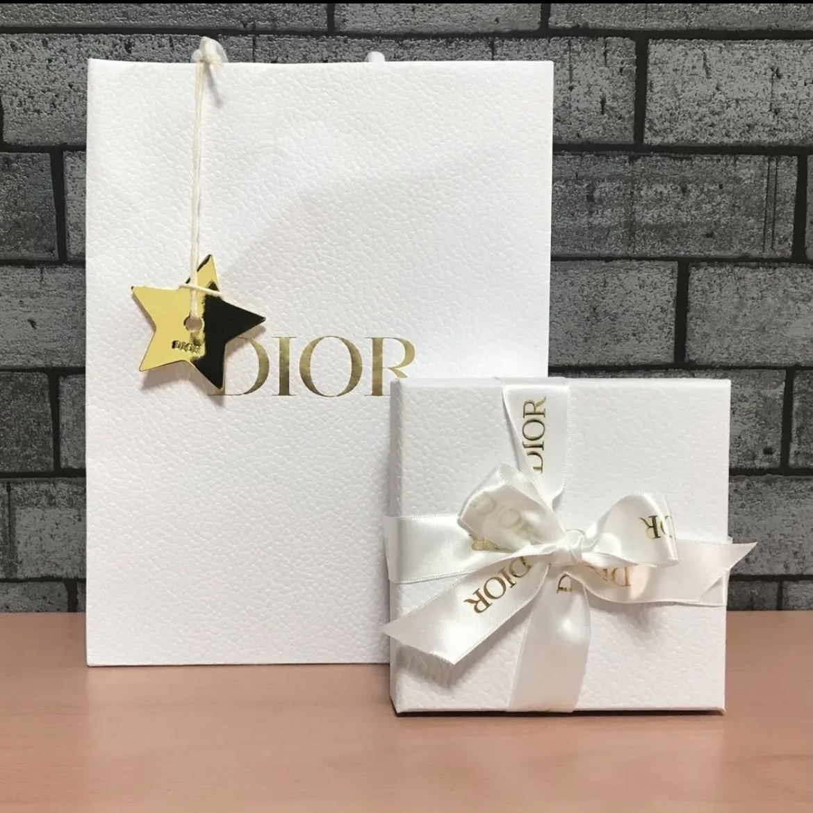 手元在庫有★Dior SADDLE フラップ カードホルダー スピード配送 手元在庫有☆Dior SADDLE フラップ カードホルダー スピード配送