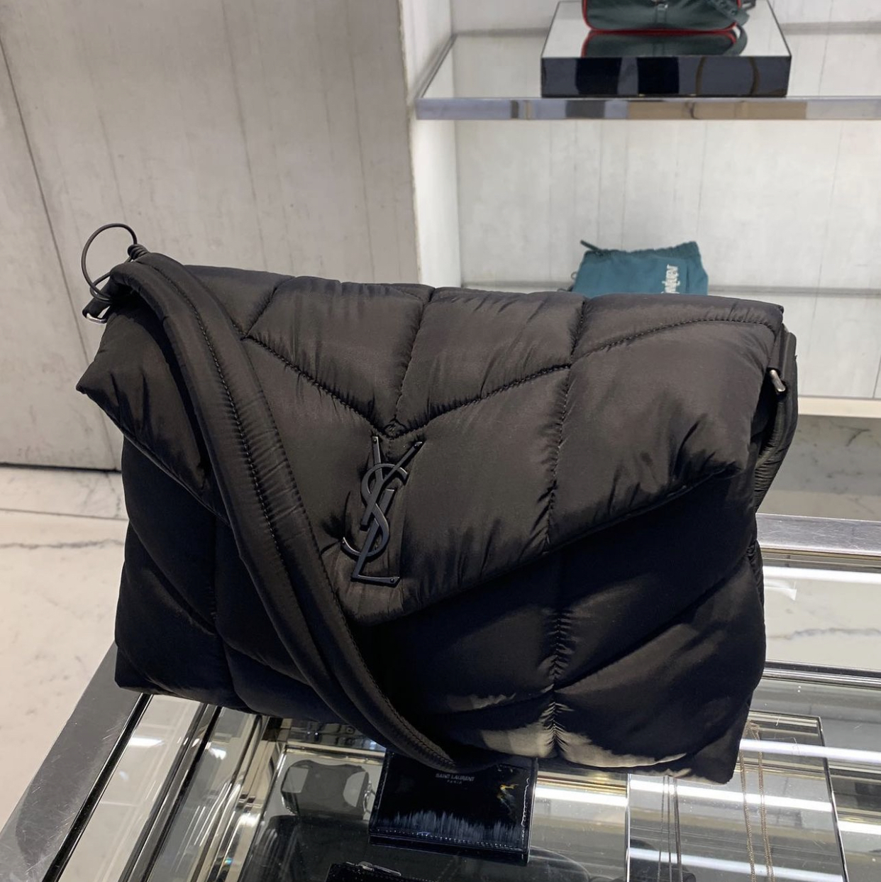 【Saint Laurent】パファー メッセンジャーバッグ ECONYL製