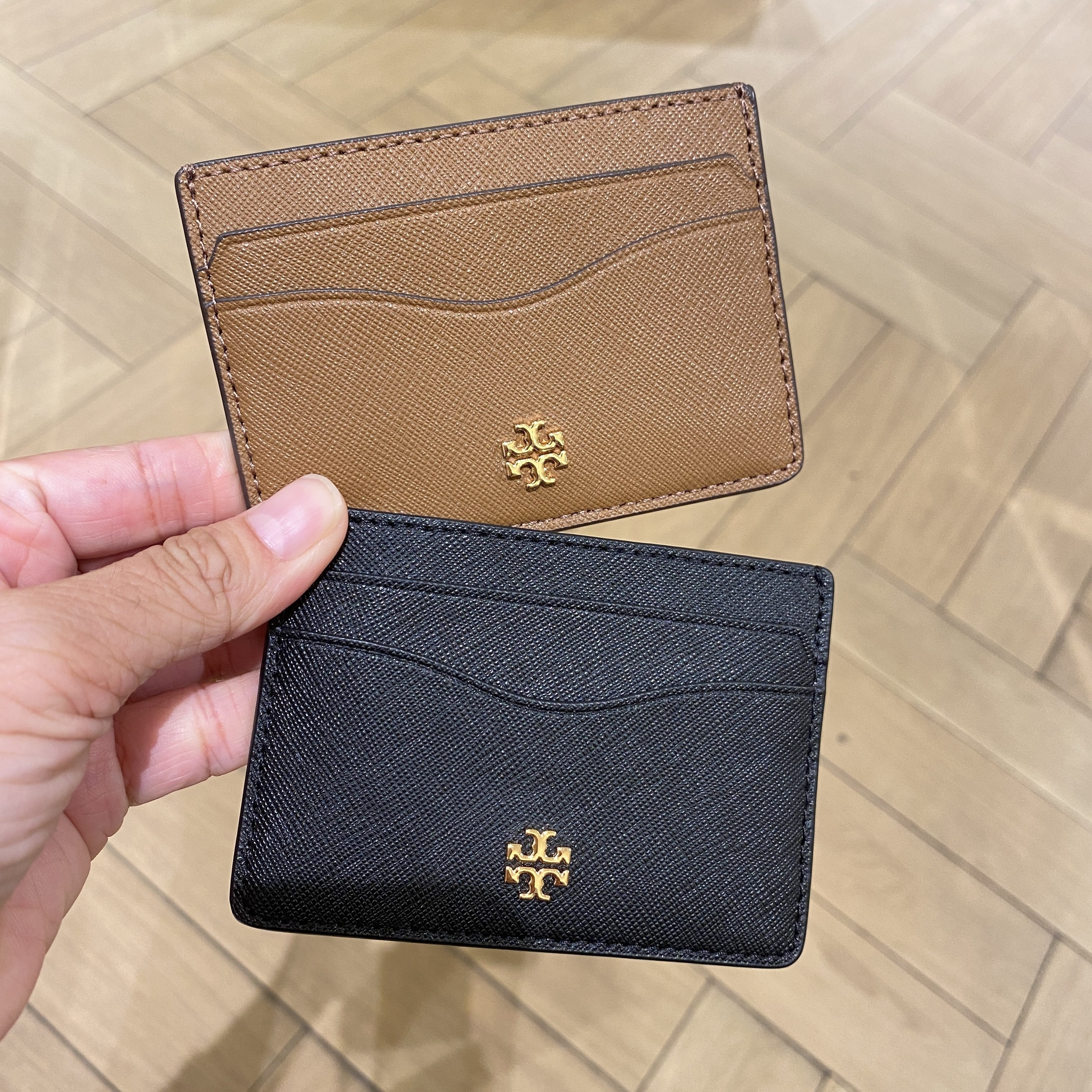 136101 Tory Burch★EMERSON SLIM CARD CASE カード入れ