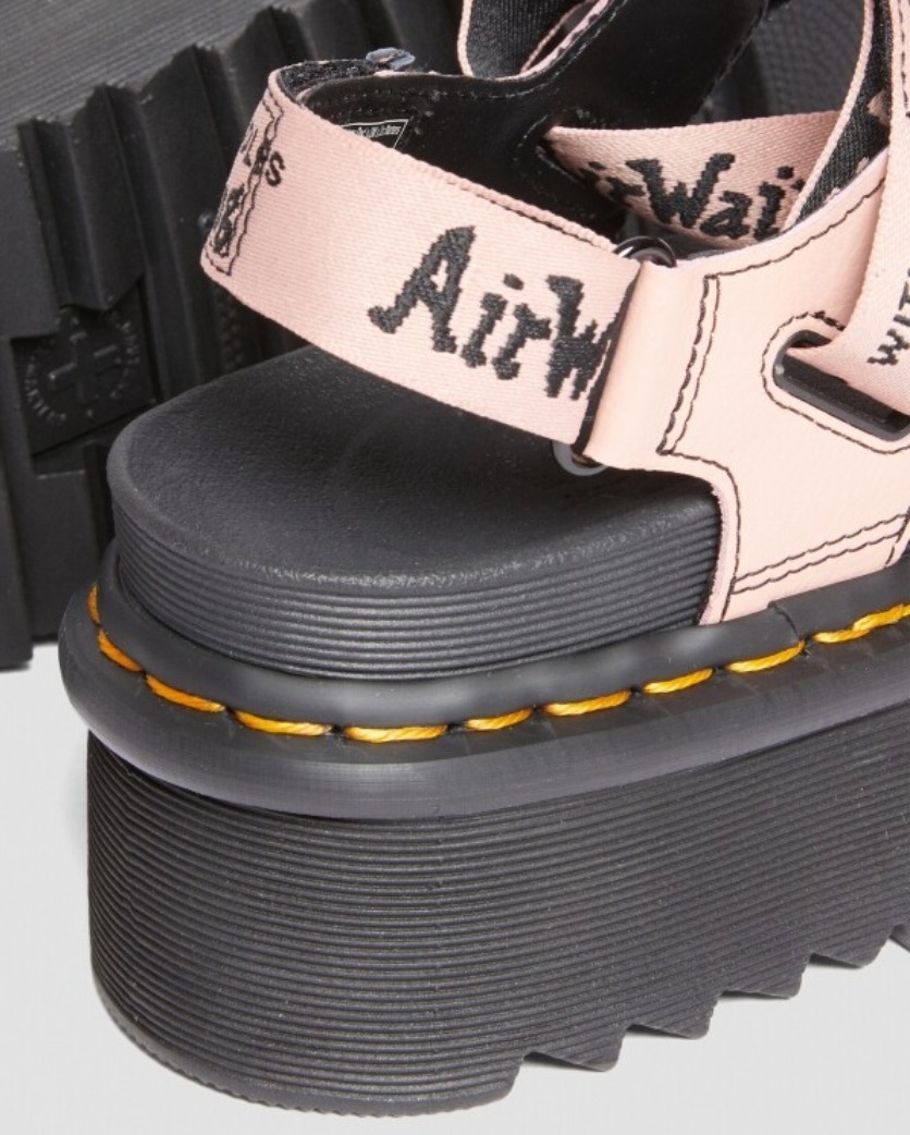 Dr. Martens ★KIMBER プラットフォーム サンダル★送料・関税込 ☆関税込☆Dr.Martens☆KIMBER プラットフォーム サンダル☆厚底