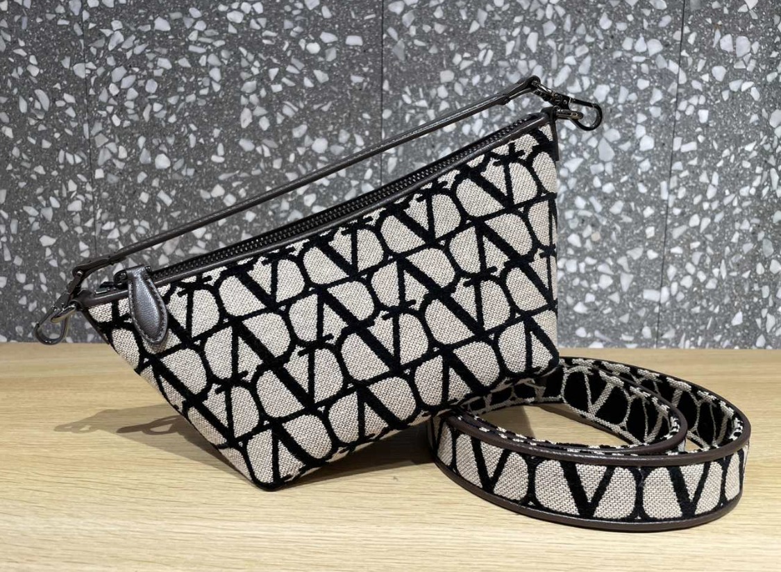 【VALENTINO】トワル イコノグラフ X レザー ショルダーバッグ
