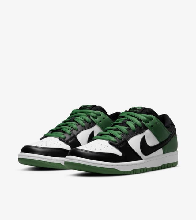 スニーカー NIKE SB DUNK LOW PRO CLASSIC BQ6817-302