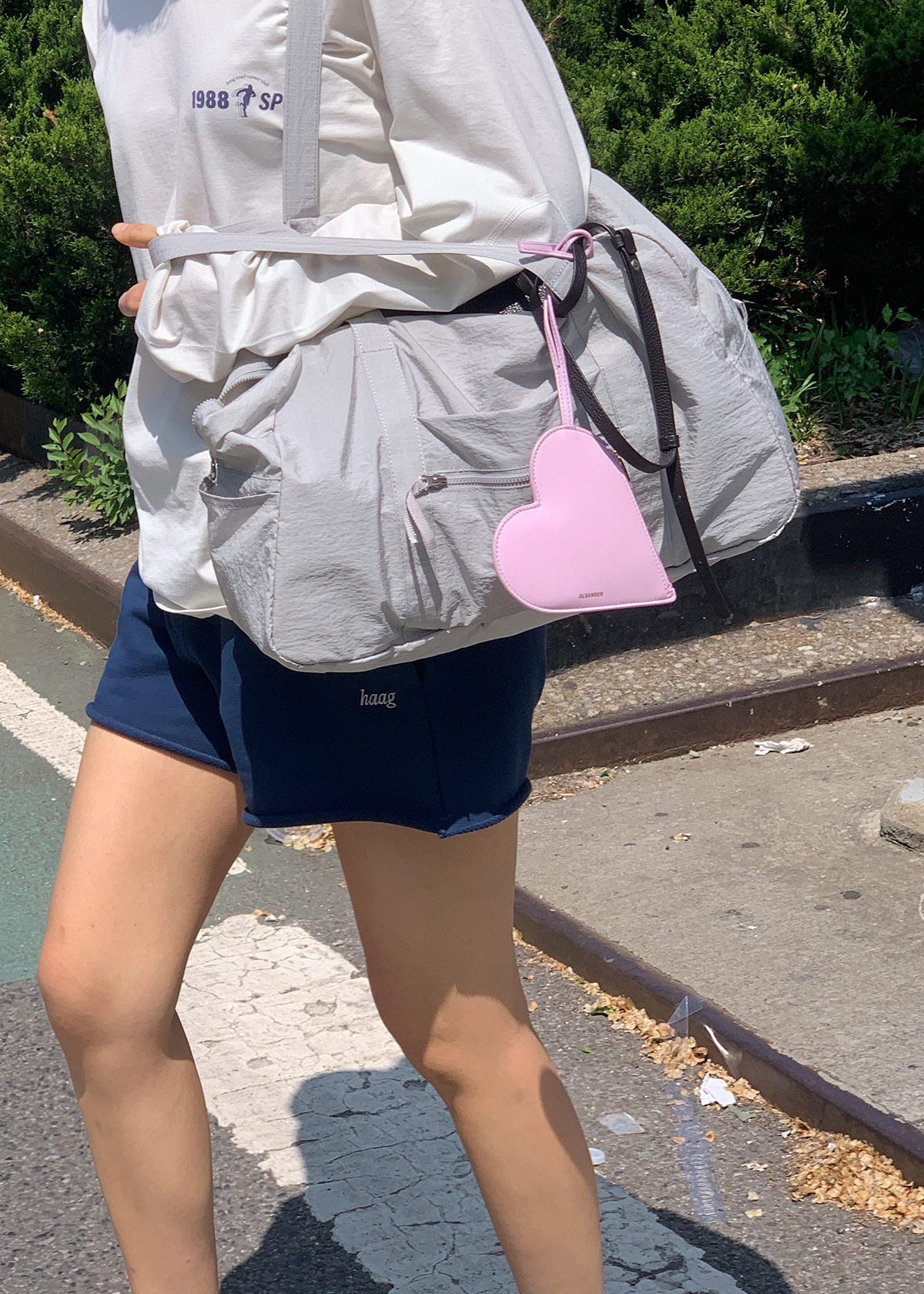 《韓国 haag》a duffel bag (silver) 人気 ボストンバッグ 23SS