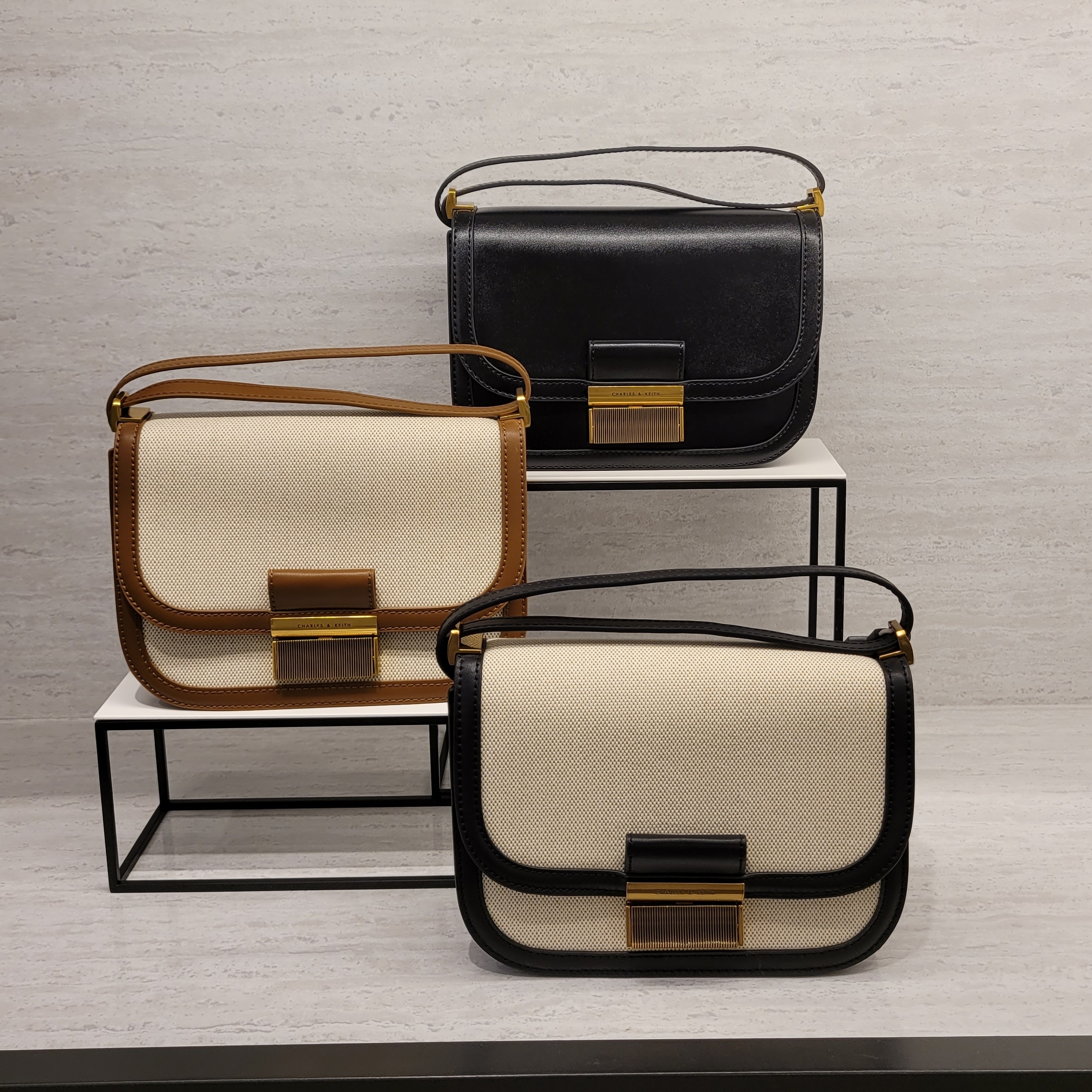 CHARLES & KEITH/Charlot キャンバス クロスボディバッグ/送料込