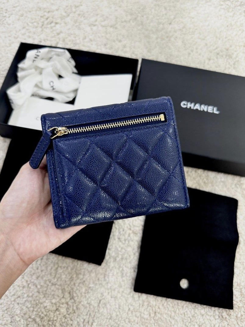 クラシック コンパクト ウォレット 【CHANEL】