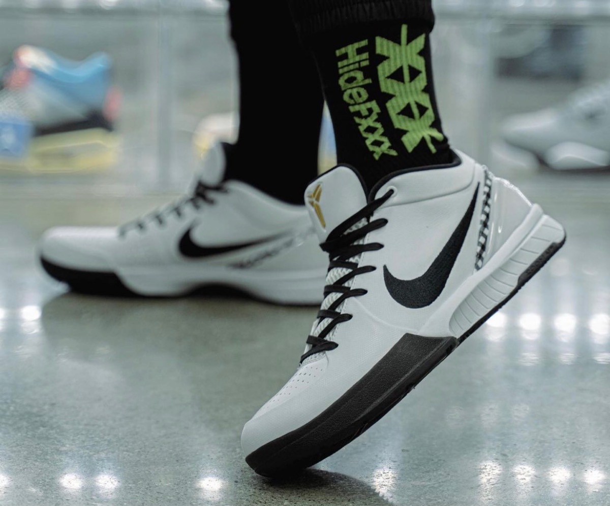 送関込 国内発送 NIKE KOBE 4 PROTRO MAMBACITA GIGI FJ9363-100